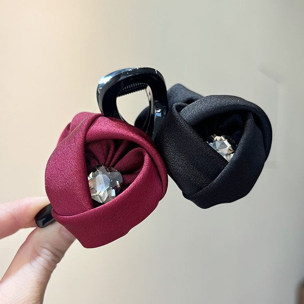 Twin Bloom Shark Clip for Girls – Gem Center Hair Clual gem center hair claw for girls